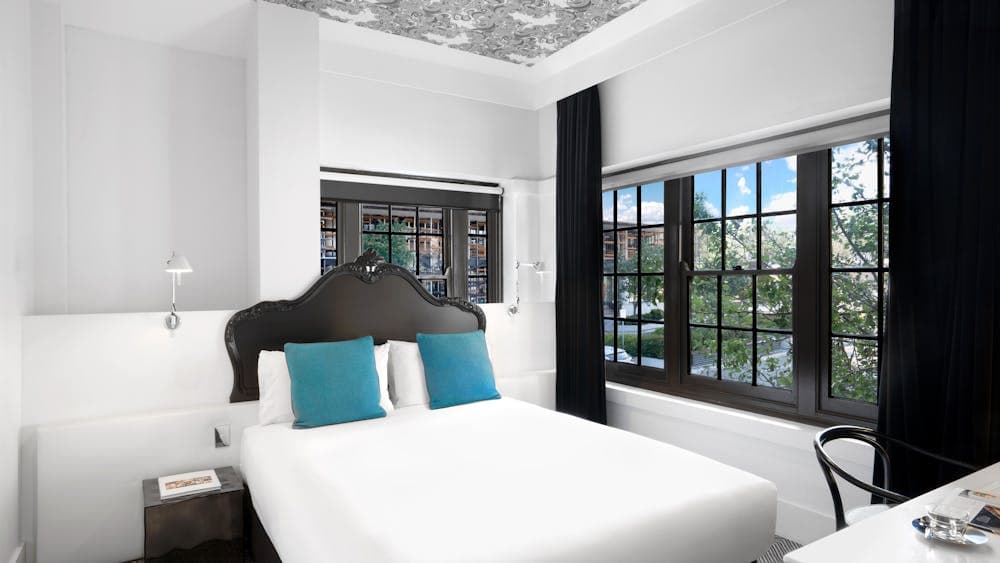 Peppers Gallery Hotel - Hotel Room