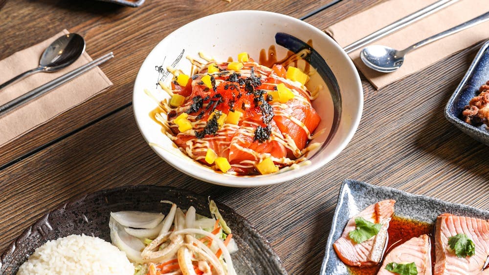 Curry chicken & Salmon poke