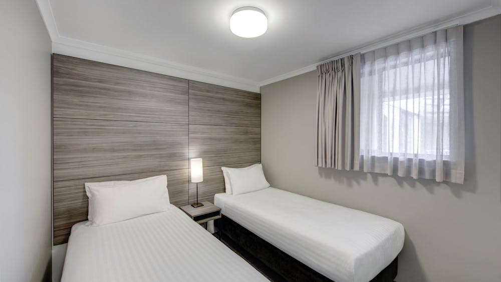 Guest room twin