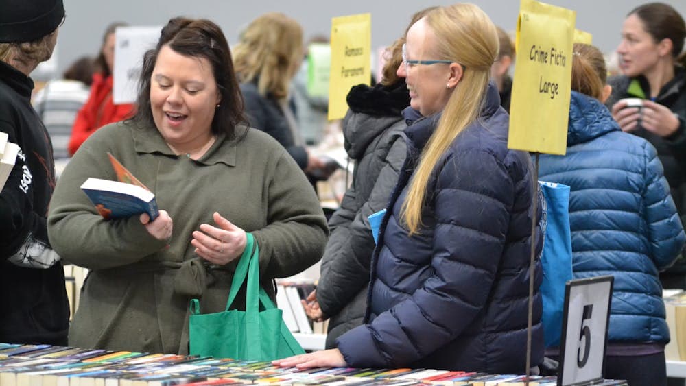 People enjoying the Lifeline Canberra Bookfair