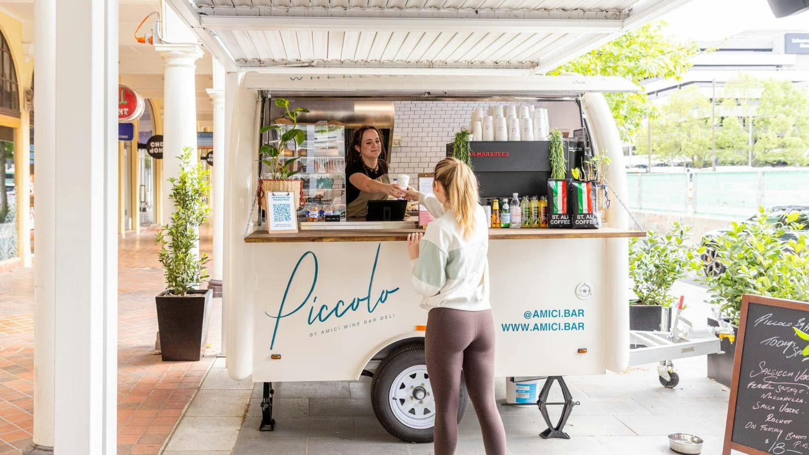 Piccolo By Amici